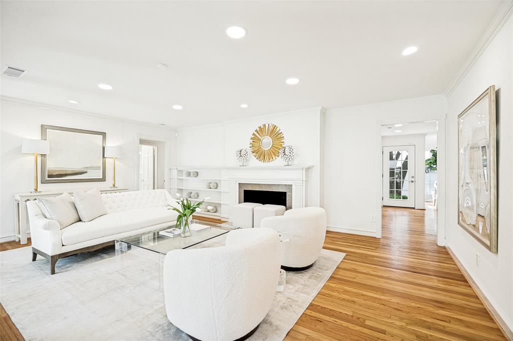 3301 Villanova Street