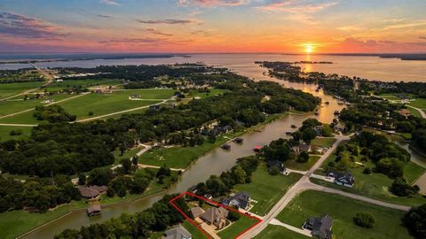 Photo of 205 Canal Street, Corsicana, TX 75109 (MLS # 21215803)