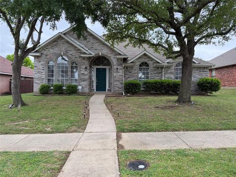 Photo of 11817 Woodland Way, Frisco, TX 75035 (MLS # 21239235)