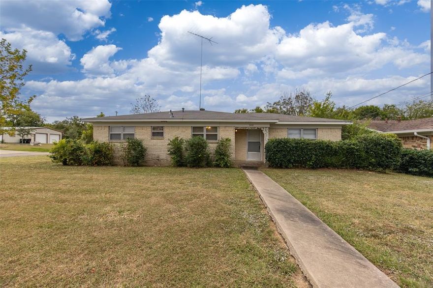 Charming 3-bed, 2-bath home that is located in the center of it all, within walking distance to restaurants, park, churches and schools and minutes from everything including major highways and the sports complex.  Large corner lot with plenty of space and mature trees, it is the perfect place to create your outdoor retreat. New roof, new carpet, while HVAC and water heater were replaced in 2018. Come check it out, I don't expect it to last long.