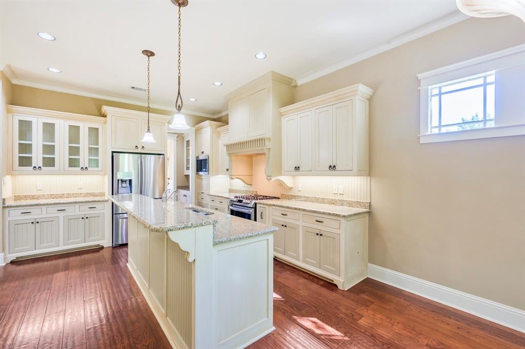 1034 Saint Thomas Court