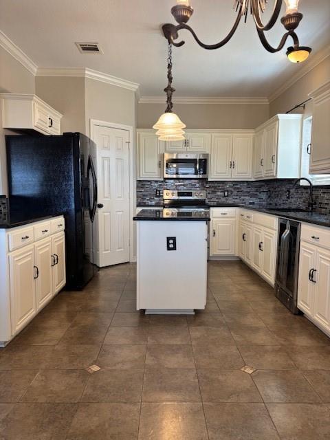 Crowley, Texas 76036, United States, 5 Bedrooms Bedrooms, ,4 BathroomsBathrooms,Residential,Pending,88243