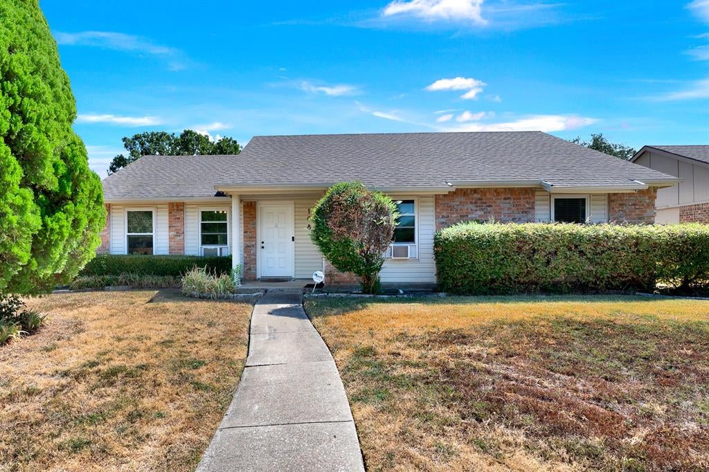 Photo of 108 Kingsbridge Drive, Garland, TX 75040 (MLS # 21390300)