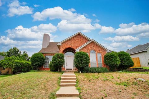 Photo of 8435 Creekside Circle, Frisco, TX 75034 (MLS # 21244919)