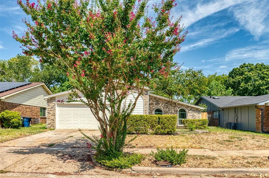 Gorgeous 3 bedroom 2 bath home at Briar Wood Estates in East Dallas. Updates throughout, open floor plan, dining area, fireplace, freshly painted, wood look flooring, 2 car garage, covered porch and patio, private fenced back yard, mature trees. Near shopping, White Rock Lake, and entertainment. APPLY ONLINE TODAY!