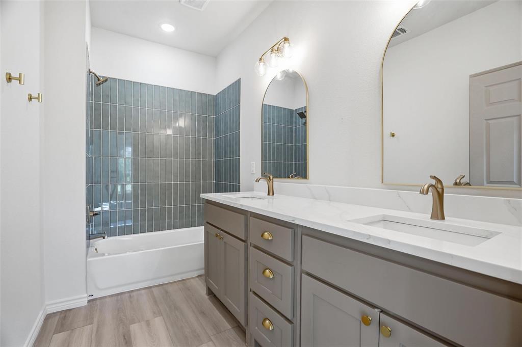 WALLACE - Residential