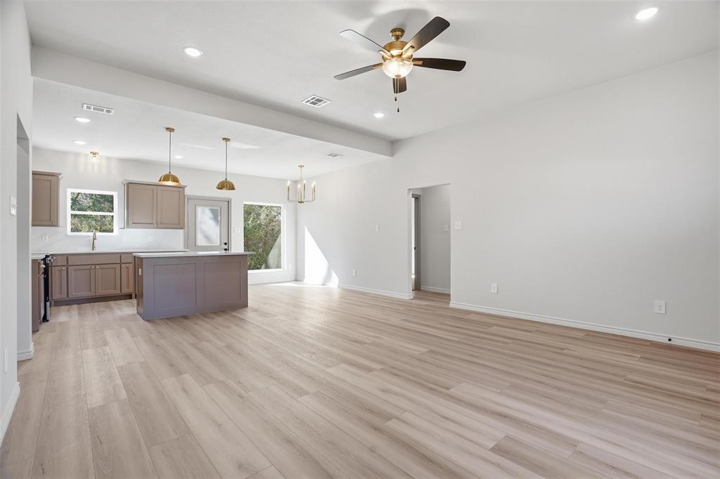 WALLACE - Residential