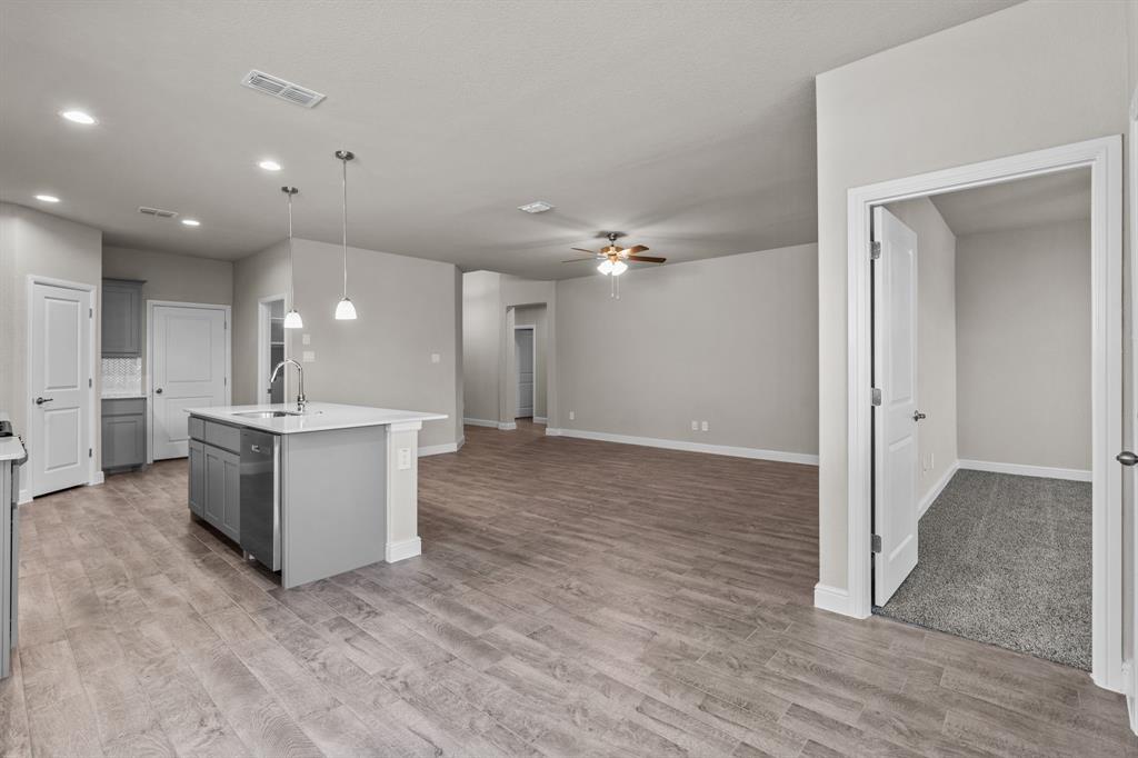 TRAILS OF ELIZABETH CREEK - Residential Lease