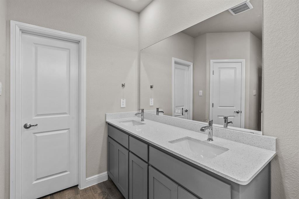 TRAILS OF ELIZABETH CREEK - Residential Lease