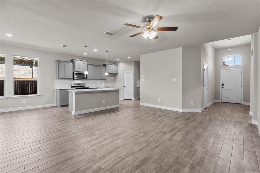 TRAILS OF ELIZABETH CREEK - Residential Lease