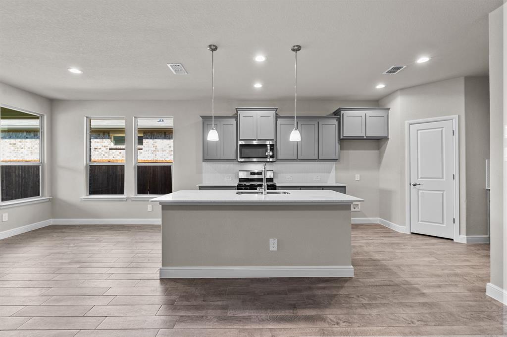 TRAILS OF ELIZABETH CREEK - Residential Lease