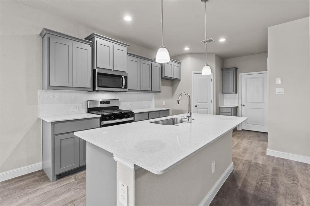 TRAILS OF ELIZABETH CREEK - Residential Lease