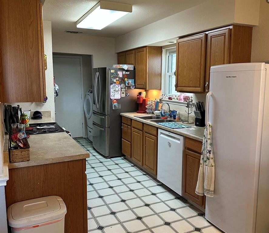 1324 N Creek Drive