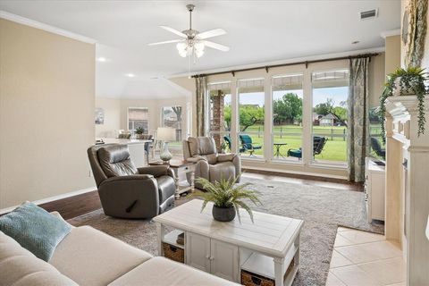 Photo of 10104 Tapestry Street, Fort Worth, TX 76244 (MLS # 21234442)