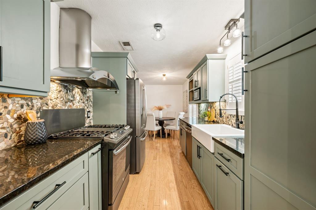 12450 Wood Manor Circle