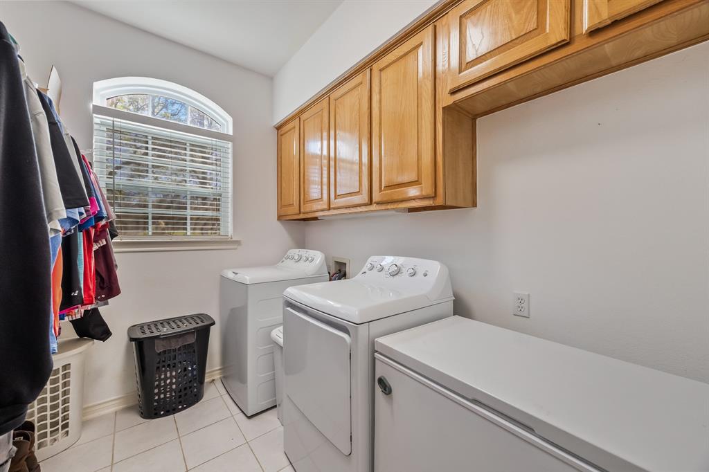 Mid-Point Ranchette - Residential