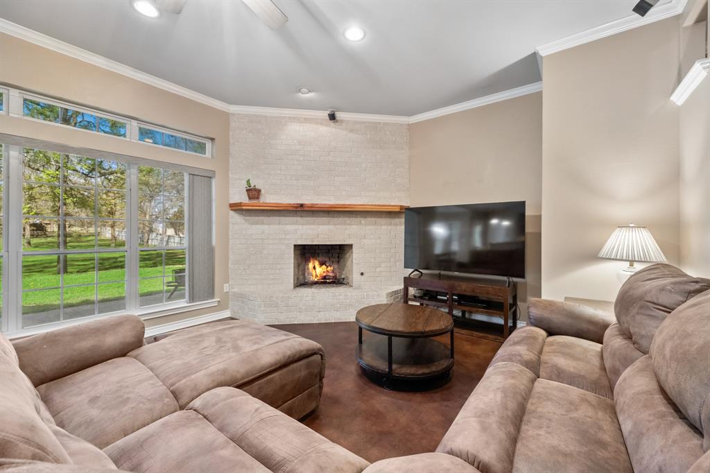 Mid-Point Ranchette - Residential