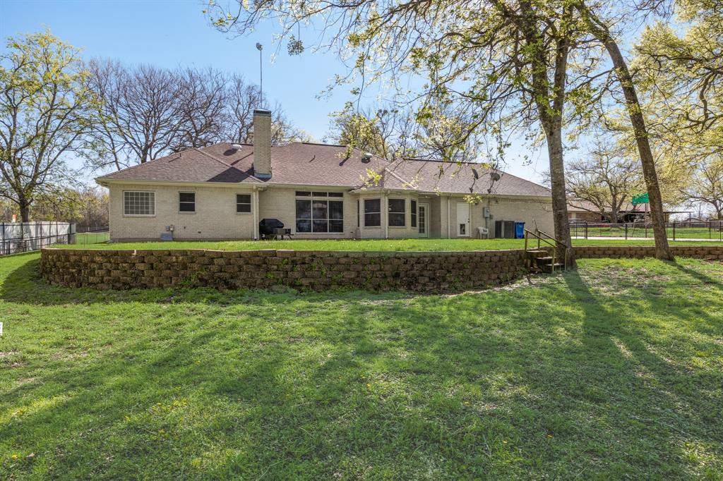 Mid-Point Ranchette - Residential