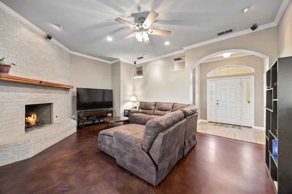 Mid-Point Ranchette - Residential