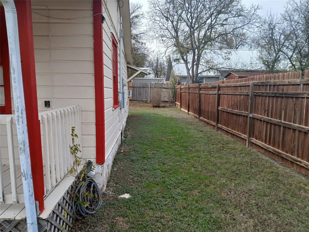 1004 SAN SABA Street