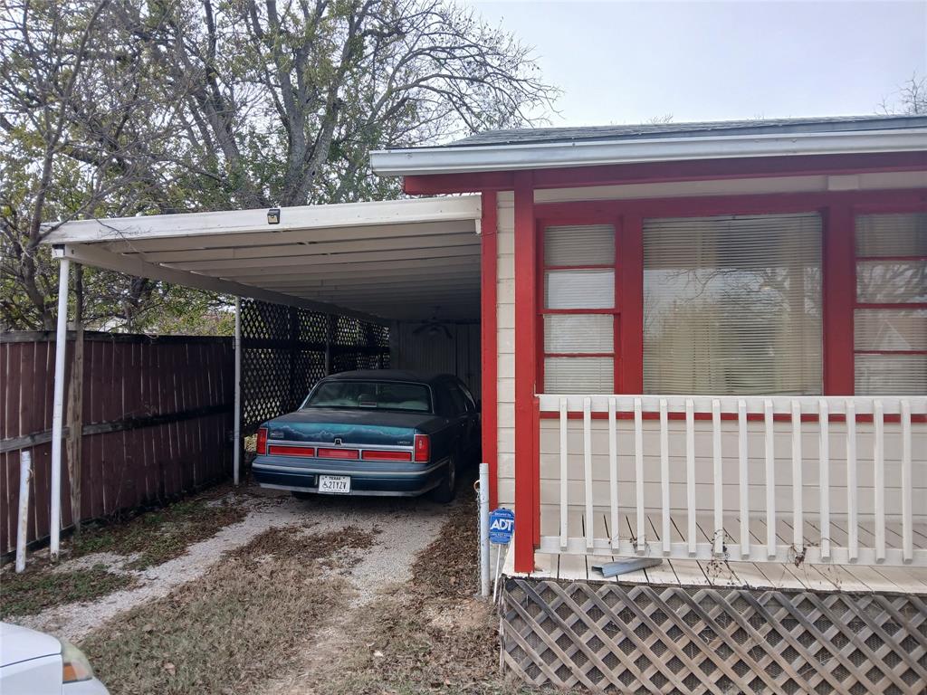 1004 SAN SABA Street