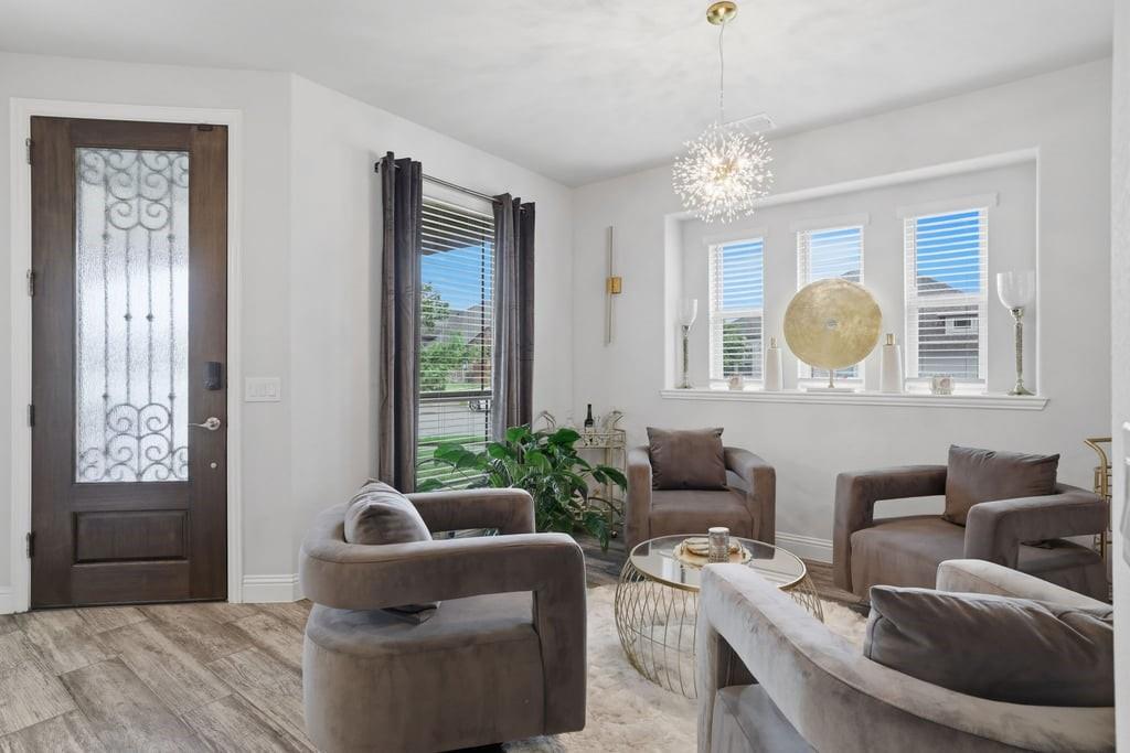 1720 Benny Lane
