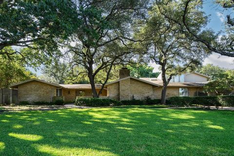 11241 Russwood Circle Dallas TX 75229