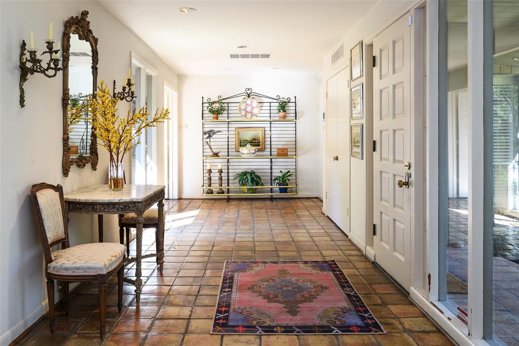 11241 Russwood Circle