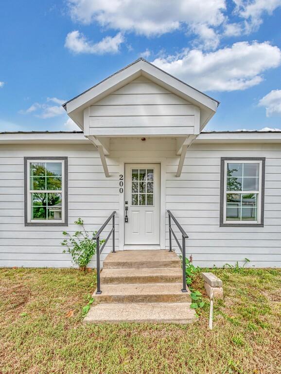 200 S Narcissus Street