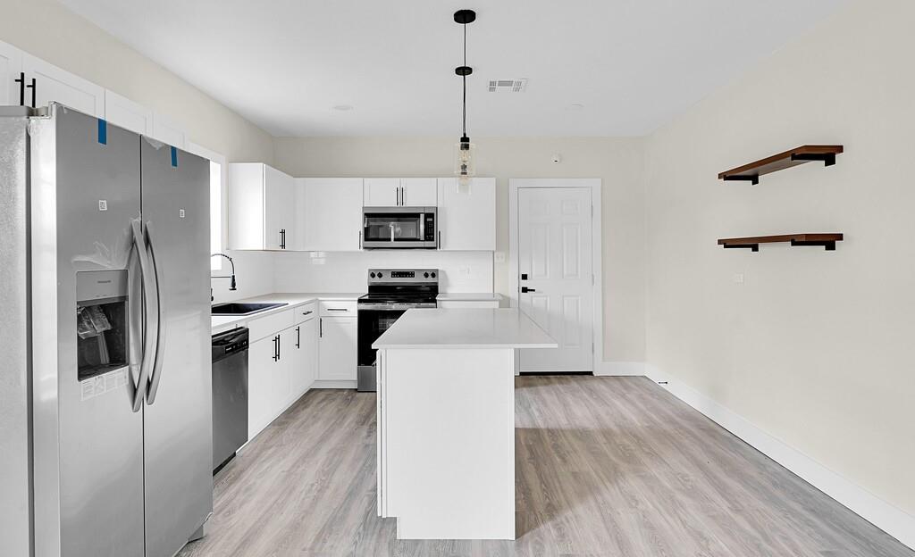 200 S Narcissus Street