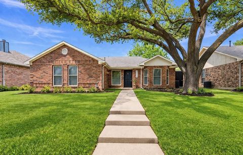 Photo of 6605 Bluebonnet Drive, Rowlett, TX 75089 (MLS # 21239158)