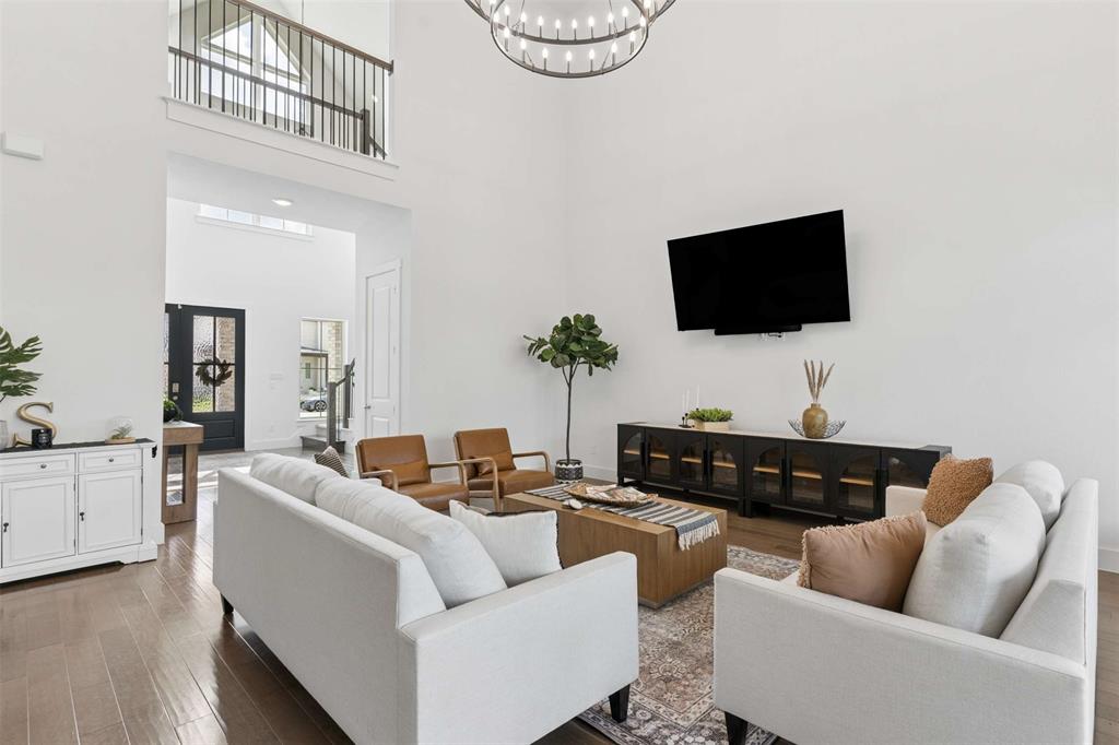 1212 Honey Locust Way