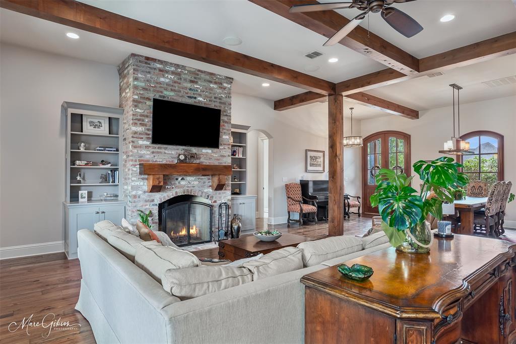 Twelve Oaks - Residential