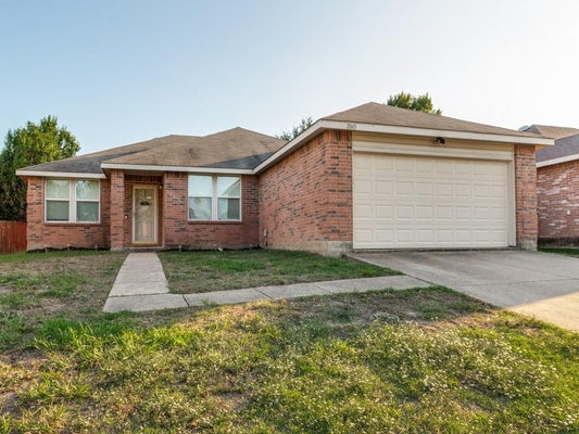 2043 CAP ROCK LN, GRAND PRAIRIE, TX 75052 - Image 76ea36938f3f7c4b855503efe2004669/685903078