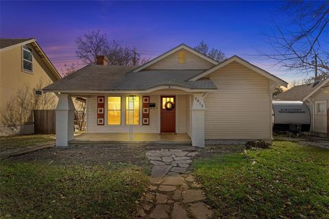 Photo of 2912 Edmond Avenue, Waco, TX 76707 (MLS # 21136577)