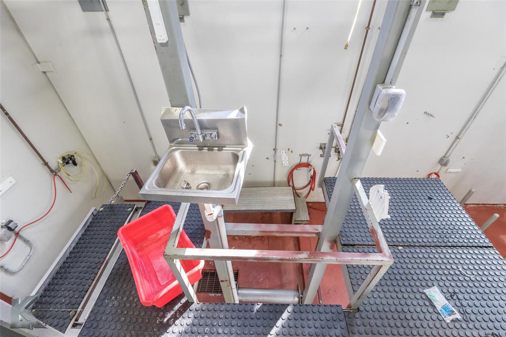 T&P LANE - Commercial Sale