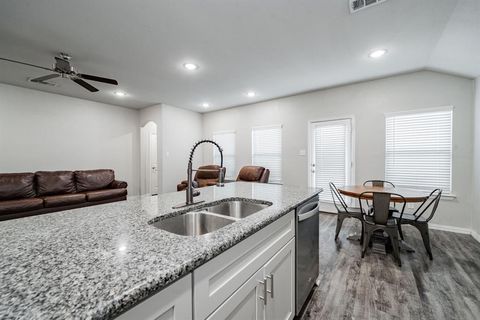 Tiny photo for 107 Willowbend Loop, Mabank, TX 75147 (MLS # 21086171)