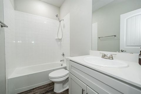 Tiny photo for 107 Willowbend Loop, Mabank, TX 75147 (MLS # 21086171)