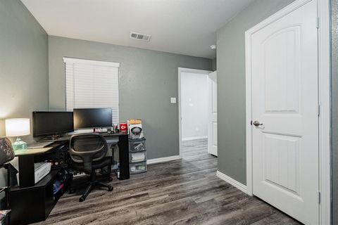 Tiny photo for 107 Willowbend Loop, Mabank, TX 75147 (MLS # 21086171)