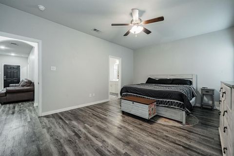 Tiny photo for 107 Willowbend Loop, Mabank, TX 75147 (MLS # 21086171)