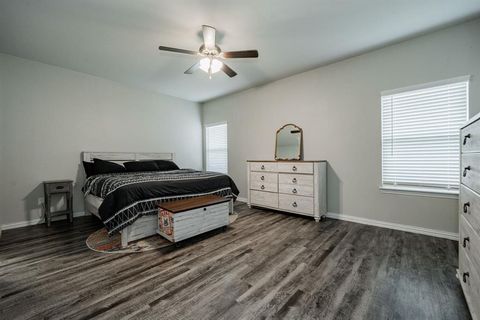 Tiny photo for 107 Willowbend Loop, Mabank, TX 75147 (MLS # 21086171)