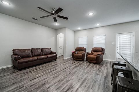 Tiny photo for 107 Willowbend Loop, Mabank, TX 75147 (MLS # 21086171)