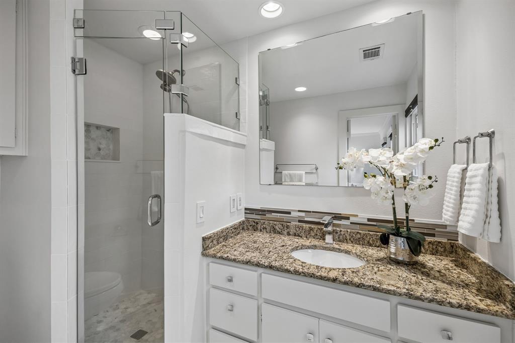 Travis Twnhms 4242 - Residential