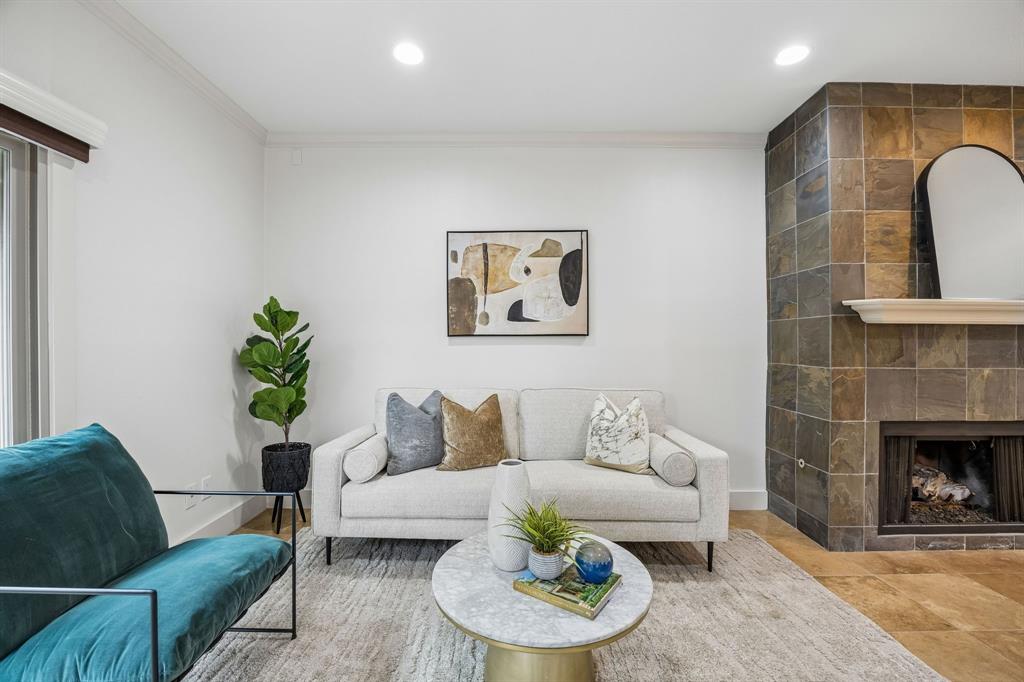 Travis Twnhms 4242 - Residential