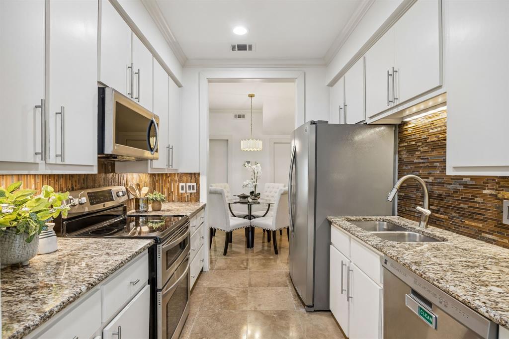 Travis Twnhms 4242 - Residential