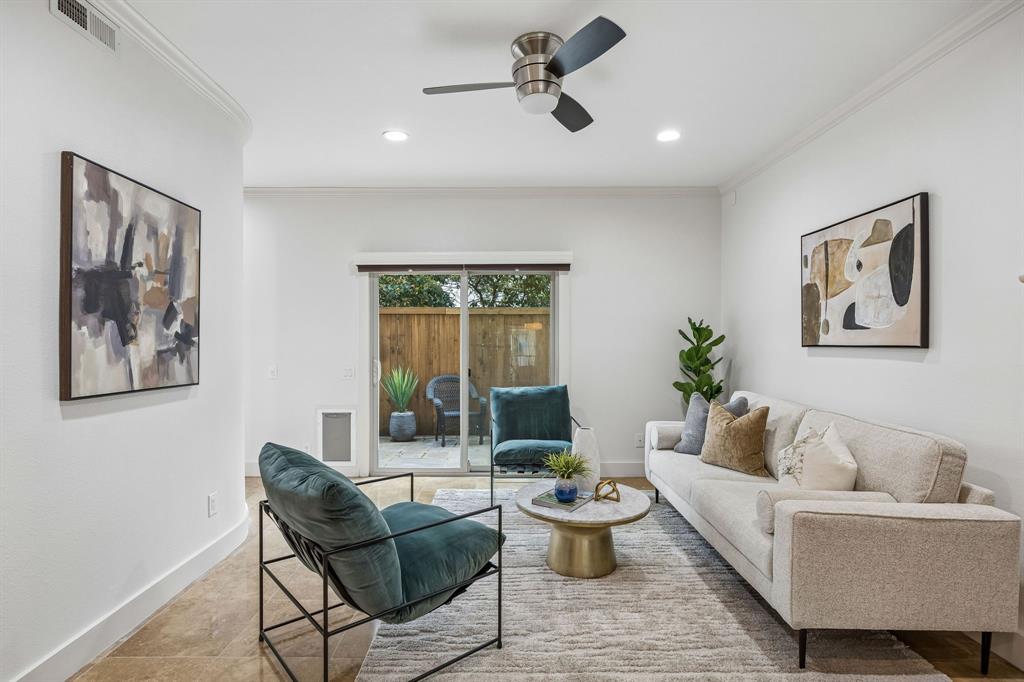 Travis Twnhms 4242 - Residential