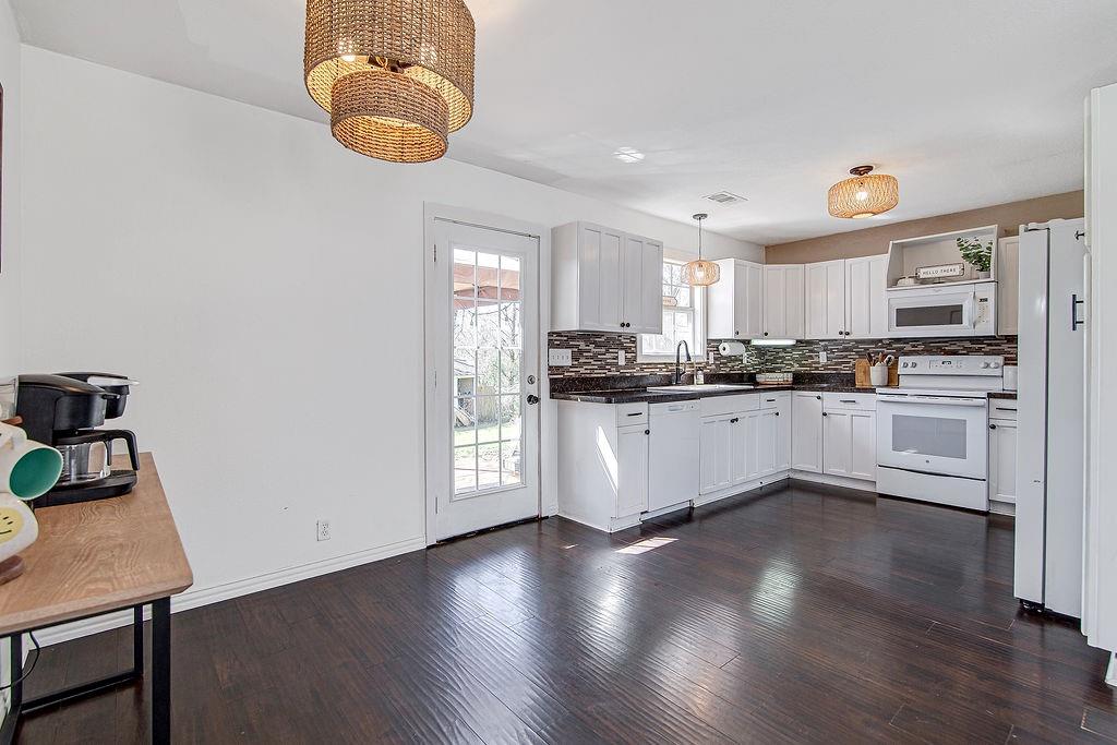 Caddo Peak Estate - Residential