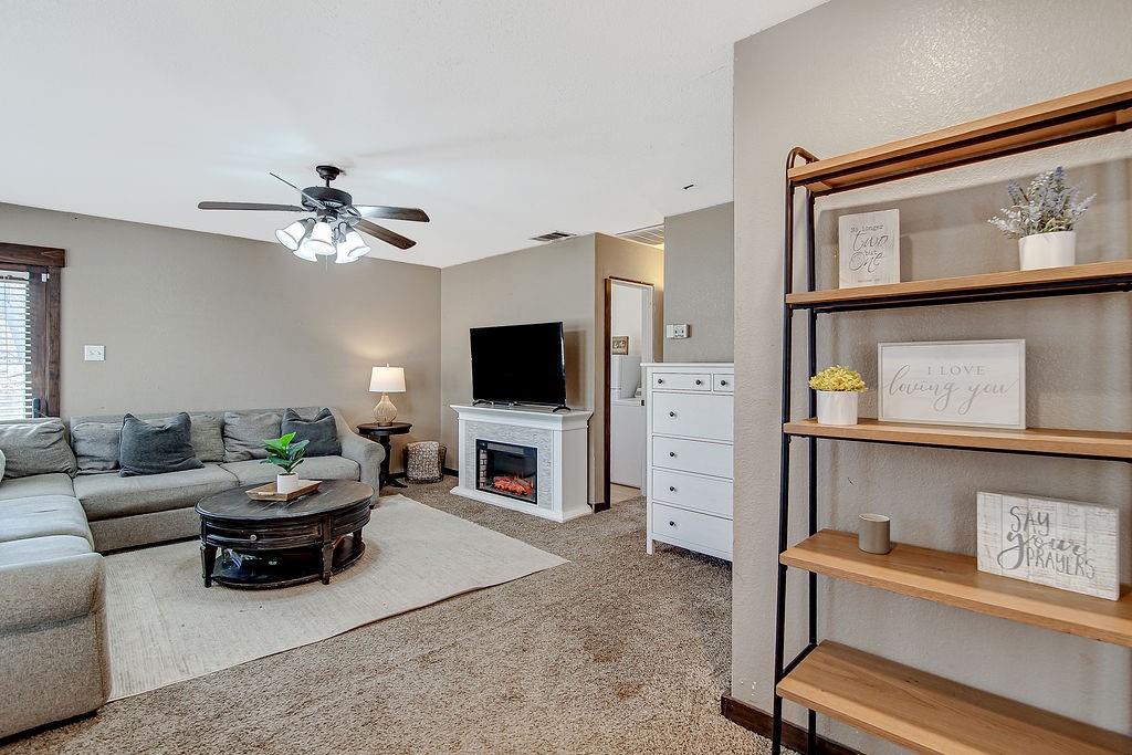 Caddo Peak Estate - Residential