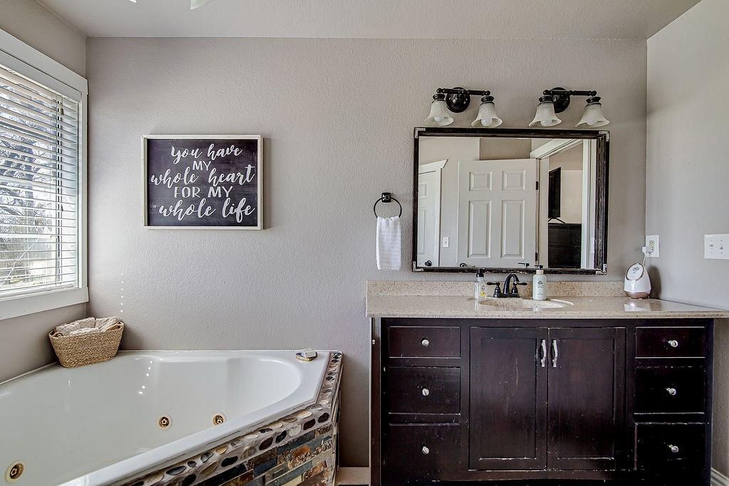 Caddo Peak Estate - Residential