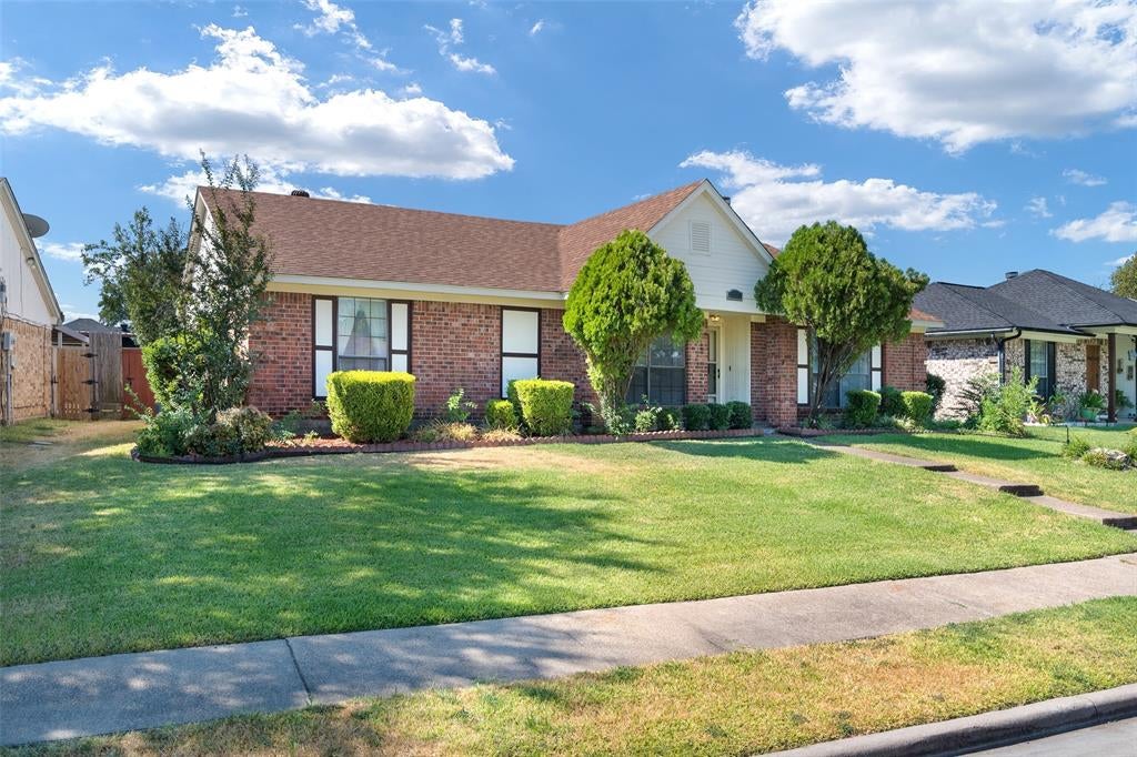 1002 Courtney Drive